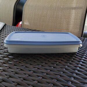 EUC Tupperware Deli keeper